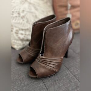 Elegant Brown Peep-Toe Ankle Boots